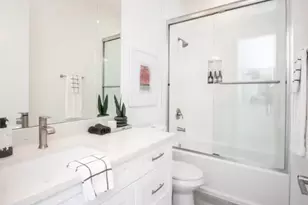 3015 Karen Dr, Naples, FL 34112 - Photo 17