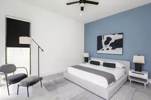 3015 Karen Dr, Naples, FL 34112 - Photo 9