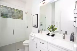 3015 Karen Dr, Naples, FL 34112 - Photo 11