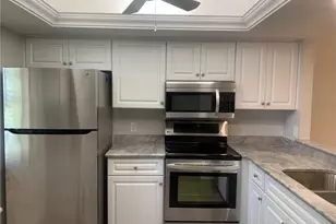 8715 Charter Club Cir, Fort Myers, FL 33919 - Photo 5