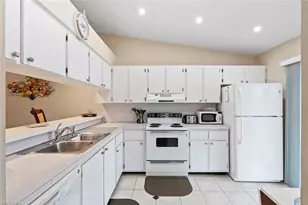 3532 Antarctic Cir, Naples, FL 34112 - Photo 9