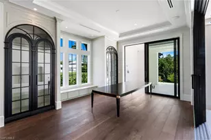 1690 Chesapeake Ave, Naples, FL 34102 - Photo 9