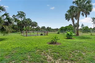 2581 4th Ave NE, Naples, FL 34120 - Photo 5