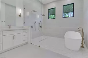 5025 Boxwood Way, Naples, FL 34116 - Photo 17