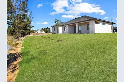 2206 NE 35th Ln, Cape Coral, FL 33909 - Photo 23