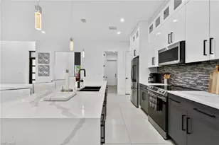3724 SW 3rd St, Cape Coral, FL 33991 - Photo 9