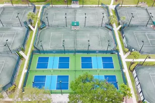 4388 Pomarine Ct, Naples, FL 34119 - Photo 5