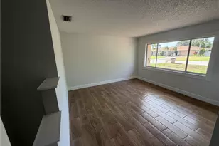 937 SW 52nd St, Cape Coral, FL 33914 - Photo 3