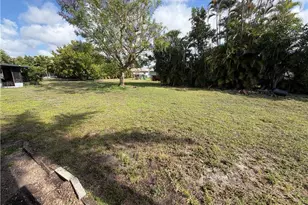 937 SW 52nd St, Cape Coral, FL 33914 - Photo 13