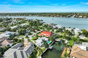 1250 Tuna Ct, Naples, FL 34102 - Photo 3
