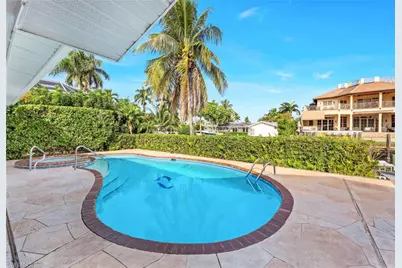 1250 Tuna Ct, Naples, FL 34102 - Photo 31