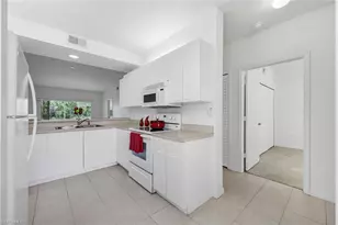 432 Valerie Way, Naples, FL 34104 - Photo 7
