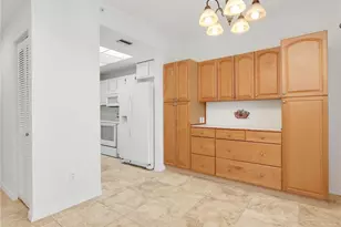 9851 Costa Mesa Ln, Bonita Springs, FL 34135 - Photo 7