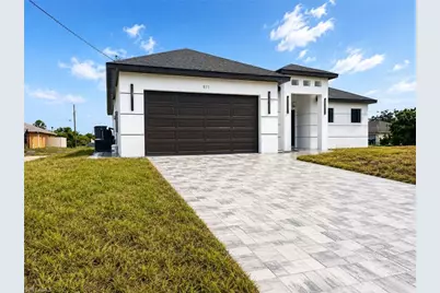 921 Martha Ave S, Lehigh Acres, FL 33974 - Photo 3