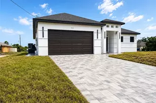 921 Martha Ave S, Lehigh Acres, FL 33974 - Photo 3