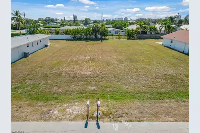 686 97th Ave N, Naples, FL 34108 - Photo 9