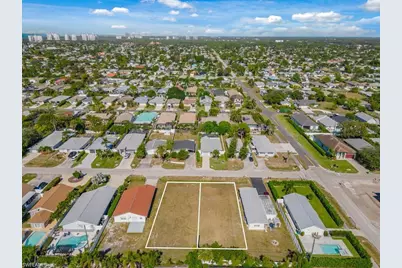 686 97th Ave N, Naples, FL 34108 - Photo 13