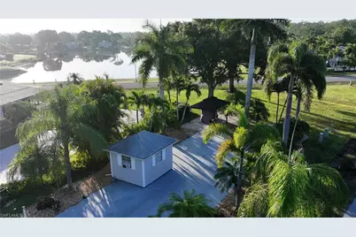 10030 Parkwood Dr, Fort Myers, FL 33905 - Photo 3