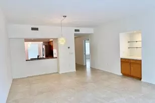 322 Sugar Pine Ln, Naples, FL 34108 - Photo 3
