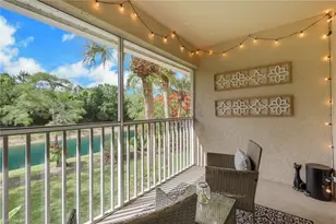 241 Robin Hood Cir, Naples, FL 34104 - Photo 23