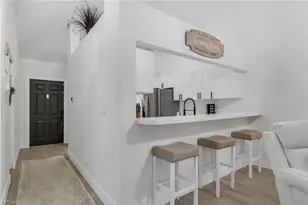 241 Robin Hood Cir, Naples, FL 34104 - Photo 7