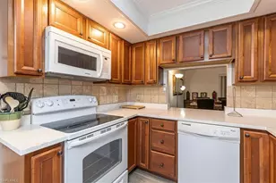 215 Palm Dr, Naples, FL 34112 - Photo 9
