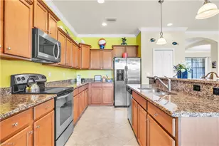 10282 Templeton Ln, Fort Myers, FL 33913 - Photo 13