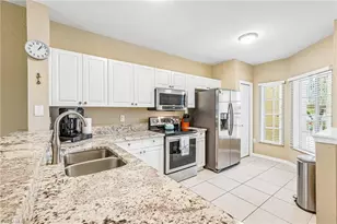9185 Celeste Dr, Naples, FL 34113 - Photo 11