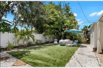 862 95th Ave N, Naples, FL 34108 - Photo 21