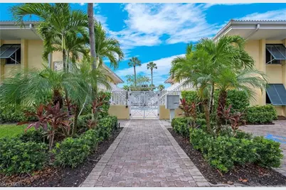 480 5th St S #202, Naples, FL 34102 - Photo 11