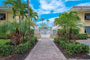 480 5th St S, Naples, FL 34102 - Photo 11