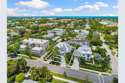 950 8th St S, Naples, FL 34102 - Photo 17
