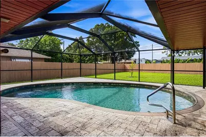 9792 Kentucky St, Bonita Springs, FL 34135 - Photo 5