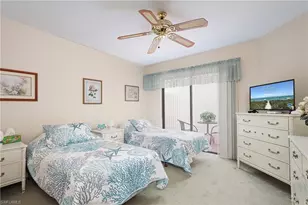 549 Beachwalk Cir, Naples, FL 34108 - Photo 13