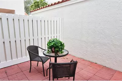 549 Beachwalk Cir, Naples, FL 34108 - Photo 17