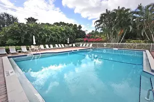 549 Beachwalk Cir, Naples, FL 34108 - Photo 21