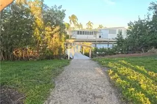 3051 Sandpiper Bay Cir, Naples, FL 34112 - Photo 21