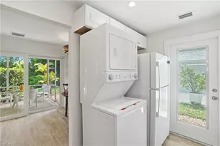 22 Kings Rd, Naples, FL 34112 - Photo 9