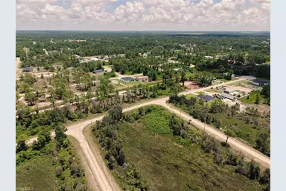 1041 Coleridge St, Lehigh Acres, FL 33974 - Photo 5