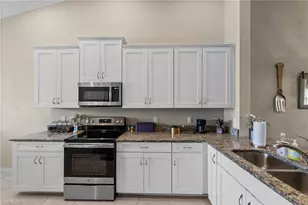 9366 Pocida Ct, Naples, FL 34119 - Photo 9