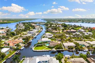 2140 Shad Ct, Naples, FL 34102 - Photo 13