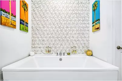 13045 Pembroke Dr, Naples, FL 34105 - Photo 19