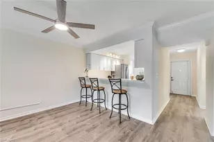 225 Robin Hood Cir, Naples, FL 34104 - Photo 7