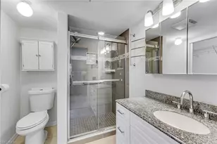225 Robin Hood Cir, Naples, FL 34104 - Photo 11