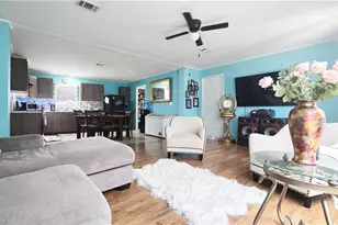 612 Hunting Clb Ave, Montura Ranches, FL 33440 - Photo 3