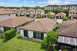 8968 Madrid Cir, Naples, FL 34104 - Photo 3