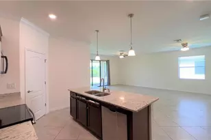 14060 Vindel Cir, Fort Myers, FL 33905 - Photo 9