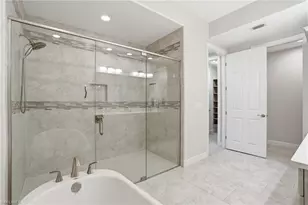 8066 Signature Club Cir, Naples, FL 34113 - Photo 25
