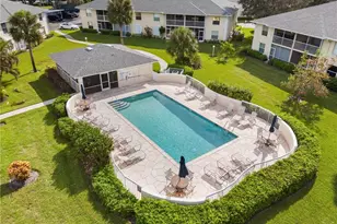 685 Squire Cir, Naples, FL 34104 - Photo 25
