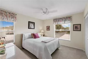 685 Squire Cir, Naples, FL 34104 - Photo 17